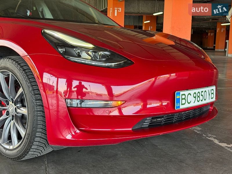 Седан Tesla Model 3 2022 в Львове