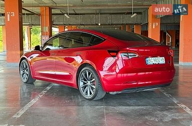 Седан Tesla Model 3 2022 в Львове