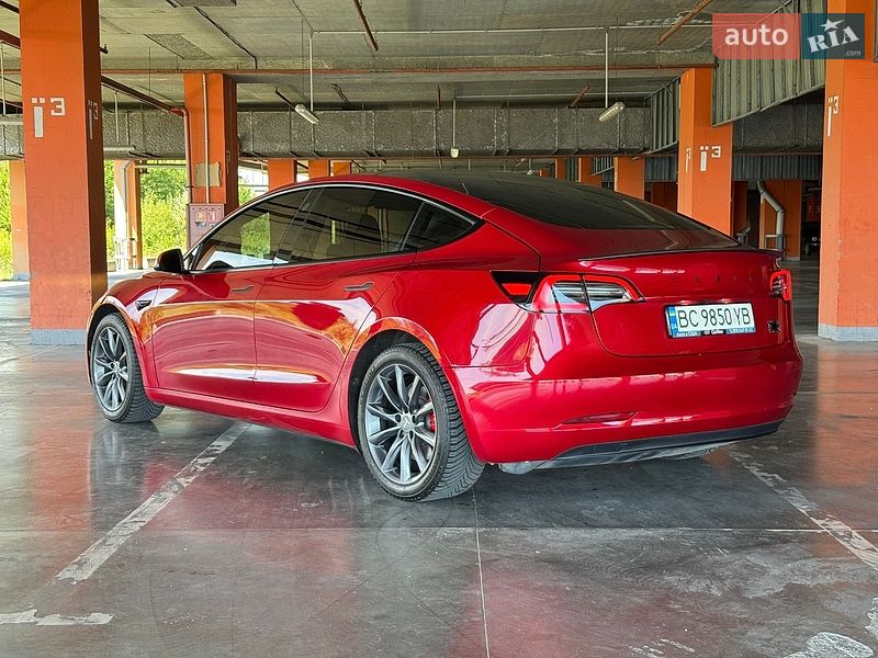 Седан Tesla Model 3 2022 в Львове