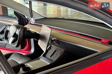 Седан Tesla Model 3 2022 в Львове