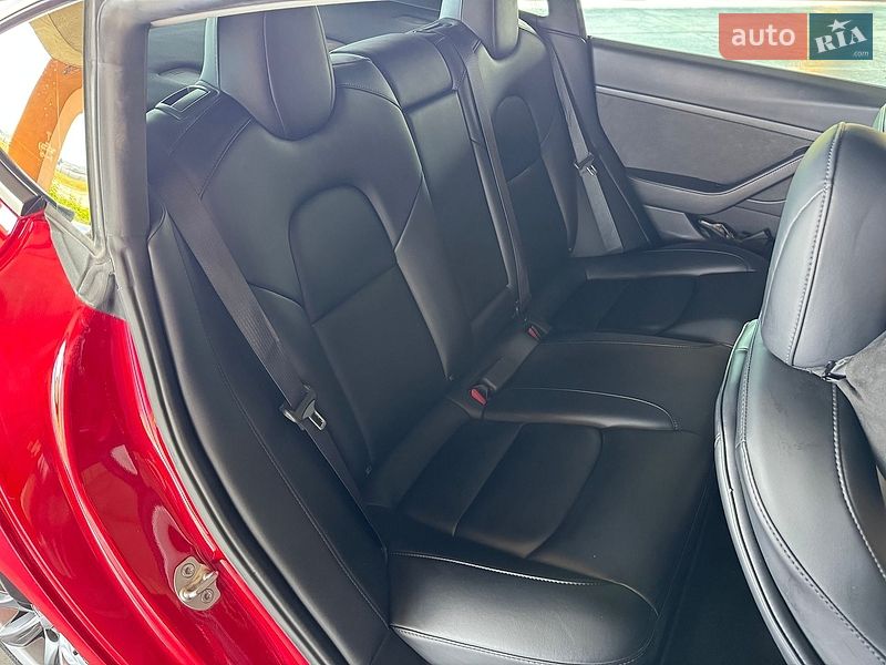 Седан Tesla Model 3 2022 в Львове