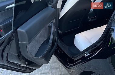 Седан Tesla Model 3 2023 в Івано-Франківську