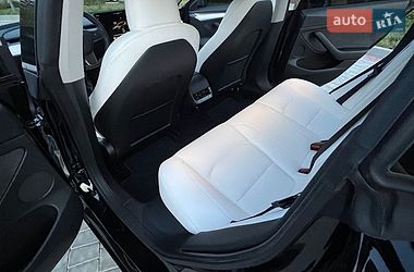 Седан Tesla Model 3 2023 в Івано-Франківську