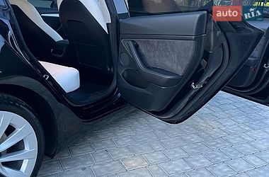 Седан Tesla Model 3 2023 в Івано-Франківську