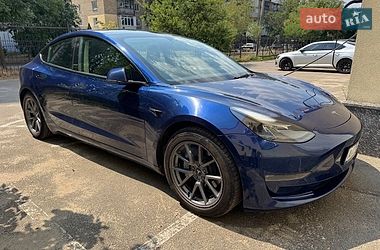 Седан Tesla Model 3 2022 в Киеве