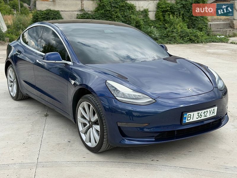 Седан Tesla Model 3 2019 в Києві