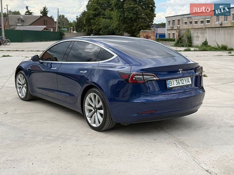 Седан Tesla Model 3 2019 в Києві