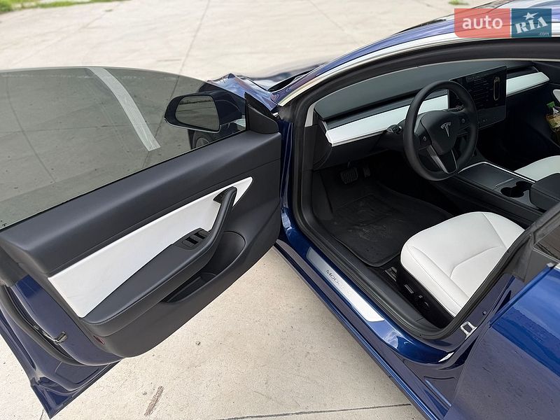 Седан Tesla Model 3 2019 в Києві