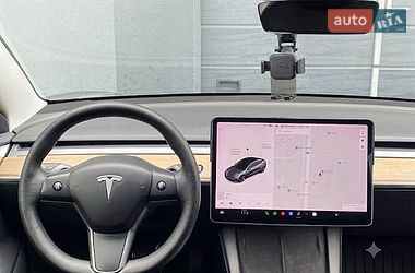Седан Tesla Model 3 2021 в Львові