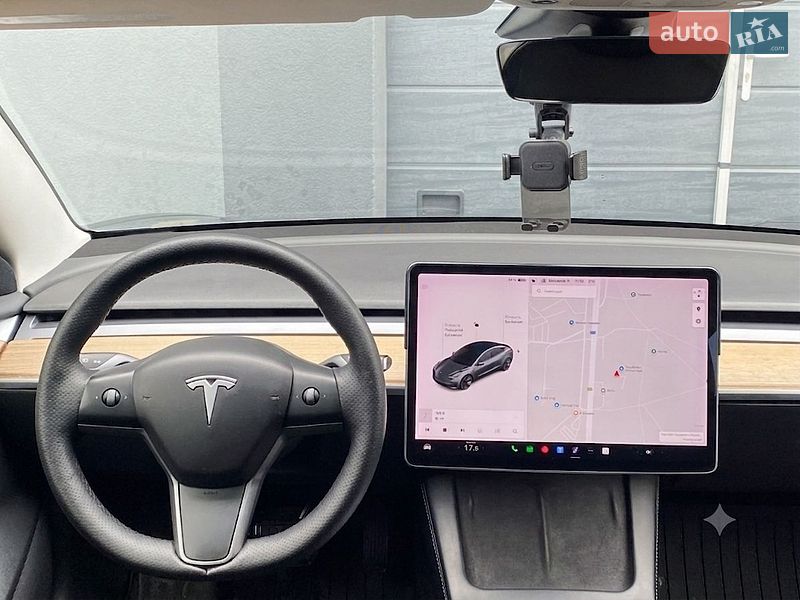 Седан Tesla Model 3 2021 в Львові