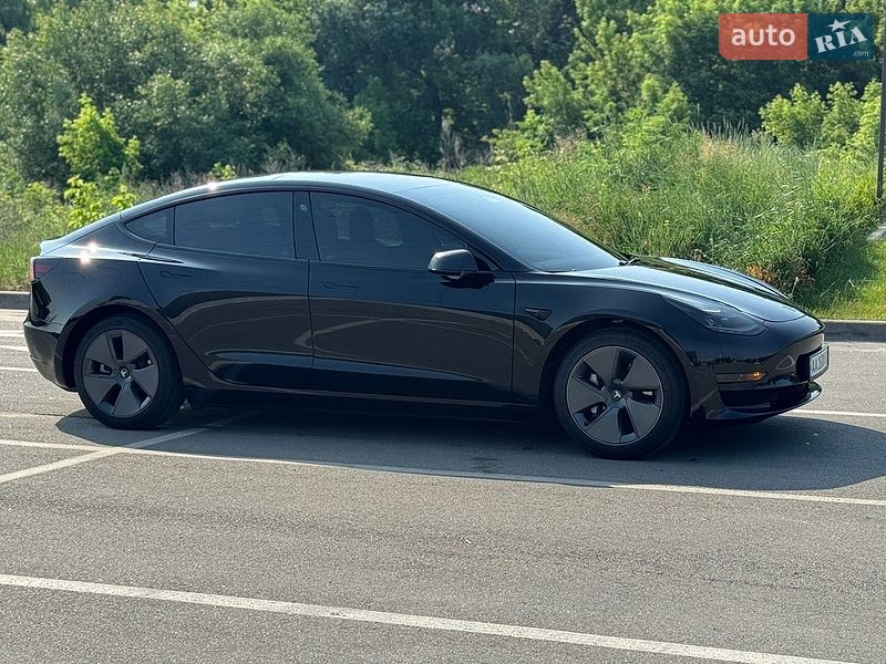 Седан Tesla Model 3 2021 в Києві