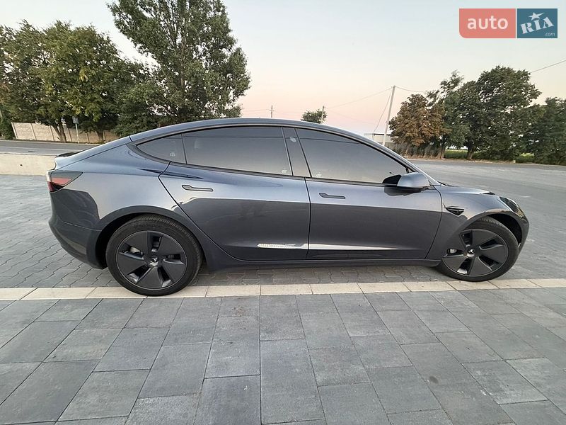 Седан Tesla Model 3 2023 в Первомайске