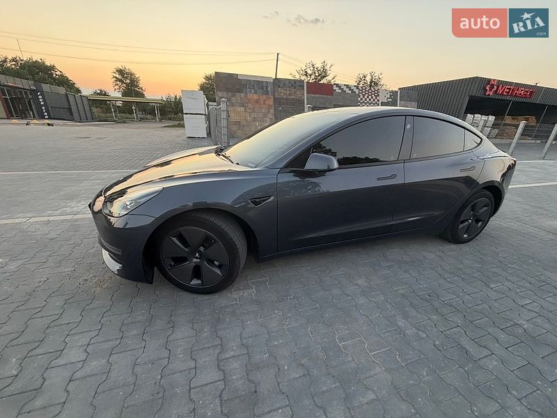 Седан Tesla Model 3 2023 в Первомайске