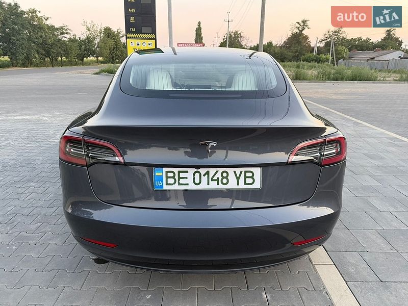 Седан Tesla Model 3 2023 в Первомайске
