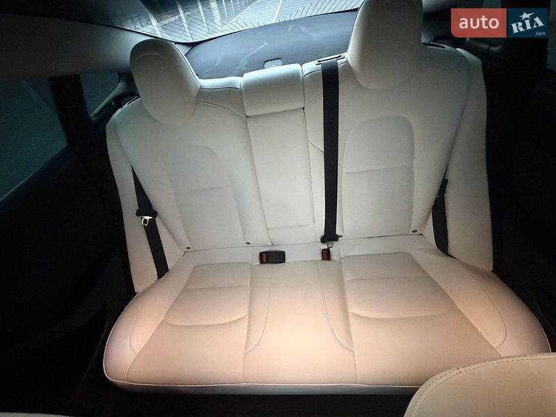 Седан Tesla Model 3 2023 в Первомайске