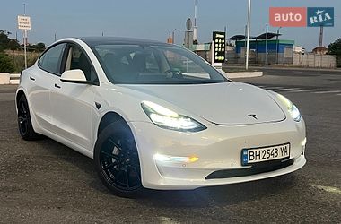 Седан Tesla Model 3 2021 в Черноморске