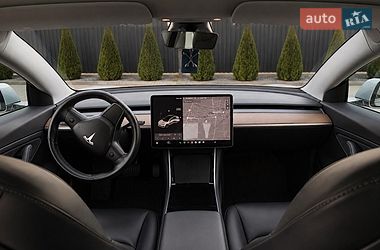Седан Tesla Model 3 2018 в Одессе