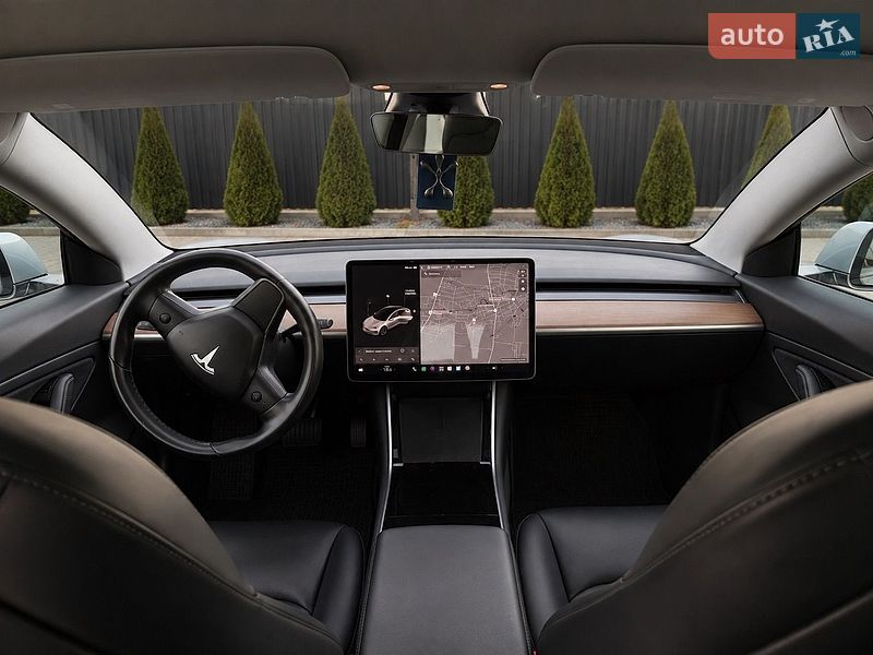 Седан Tesla Model 3 2018 в Одессе