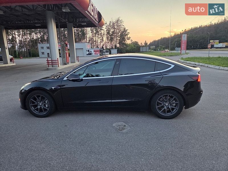 Седан Tesla Model 3 2018 в Харькове