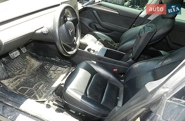 Седан Tesla Model 3 2021 в Івано-Франківську
