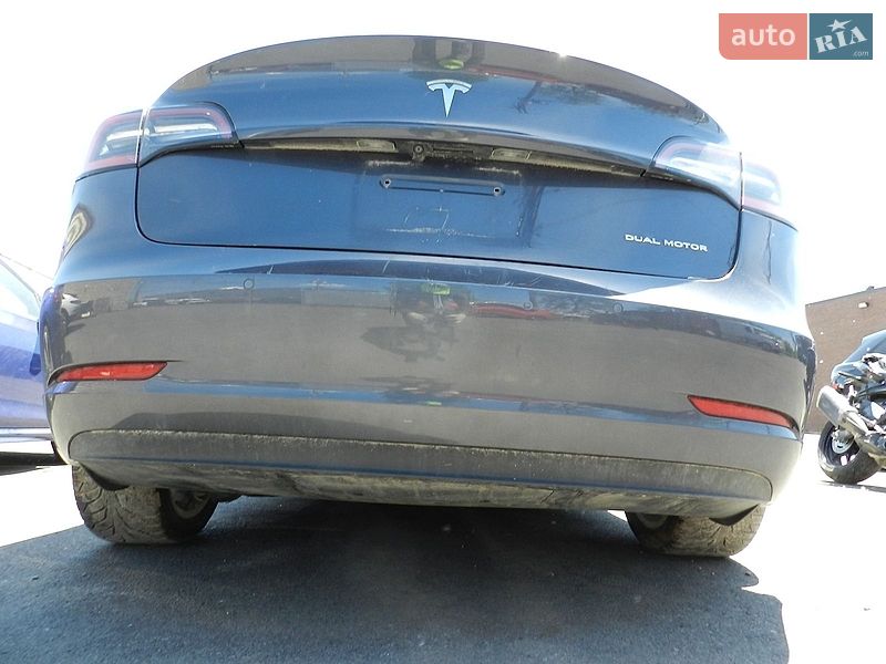 Седан Tesla Model 3 2021 в Івано-Франківську