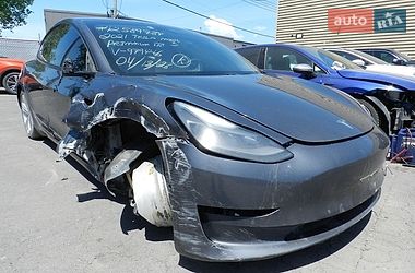 Седан Tesla Model 3 2021 в Івано-Франківську
