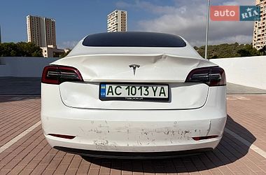 Седан Tesla Model 3 2021 в Луцьку