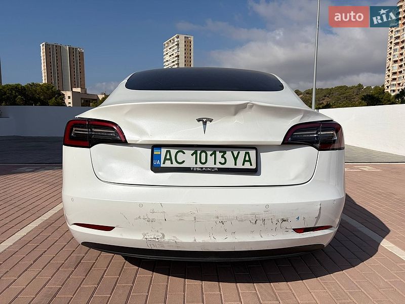 Седан Tesla Model 3 2021 в Луцьку