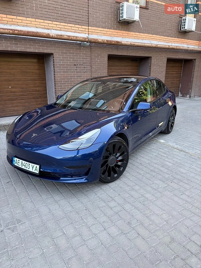 2022 Tesla Model 3 - фото 1
