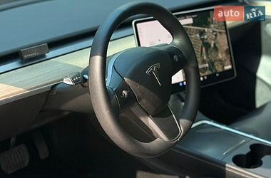 Седан Tesla Model 3 2021 в Львові