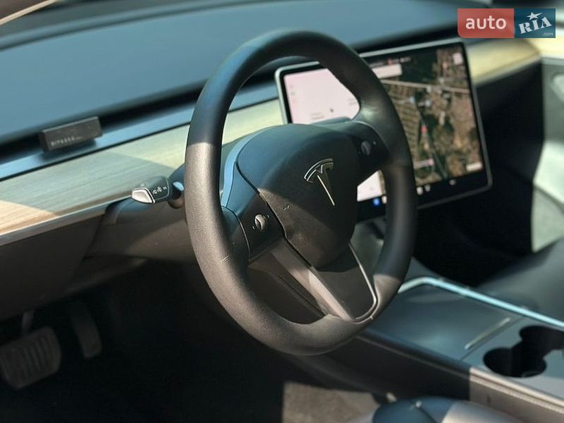 Седан Tesla Model 3 2021 в Львові