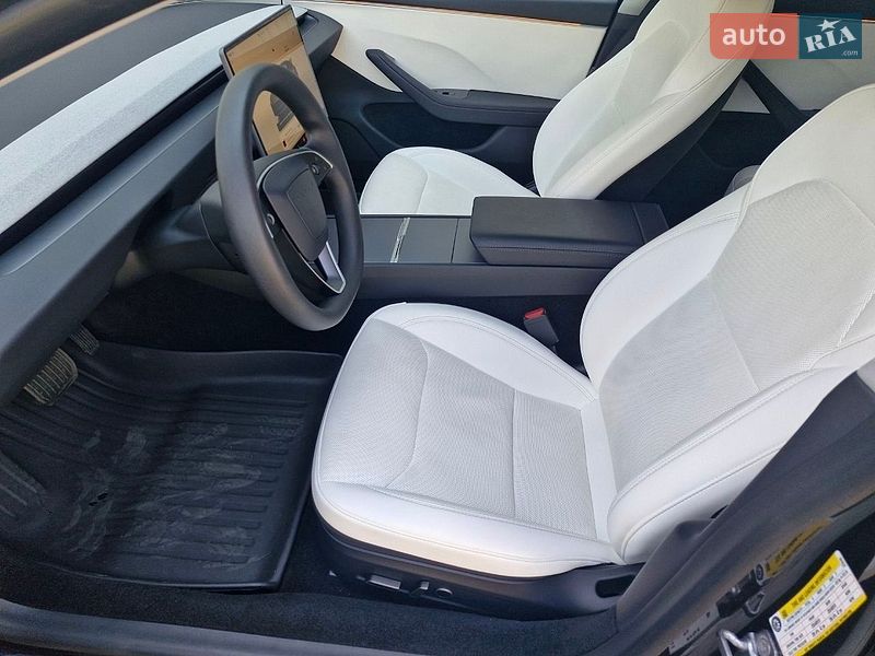 Седан Tesla Model 3 2024 в Миколаєві