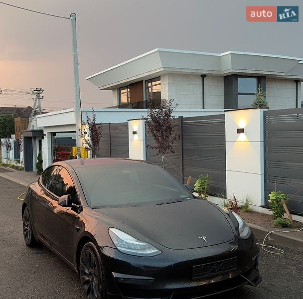 Tesla Model 3 2019