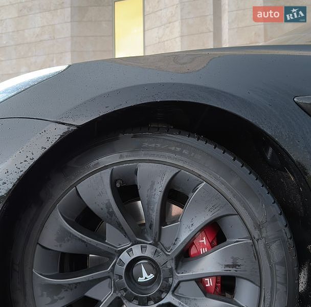 Седан Tesla Model 3 2019 в Києві