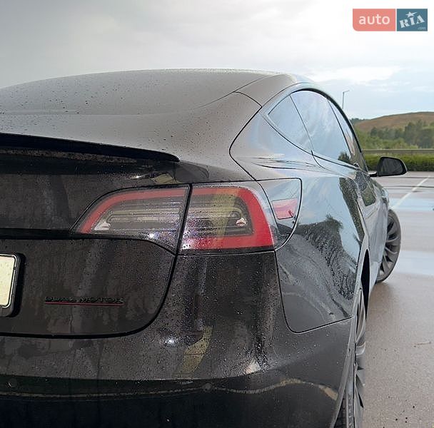 Седан Tesla Model 3 2019 в Києві