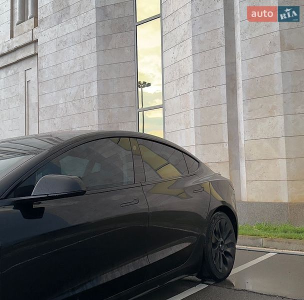 Седан Tesla Model 3 2019 в Києві