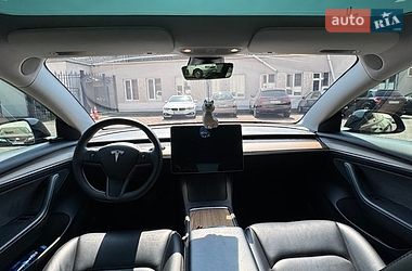 Седан Tesla Model 3 2019 в Киеве
