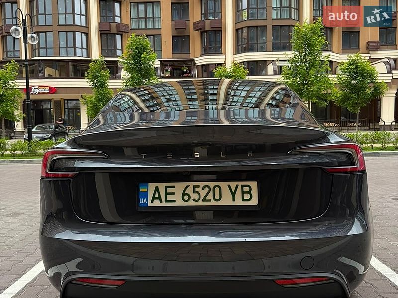 Седан Tesla Model 3 2024 в Киеве