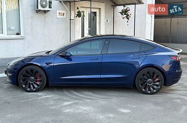 Седан Tesla Model 3 2023 в Киеве