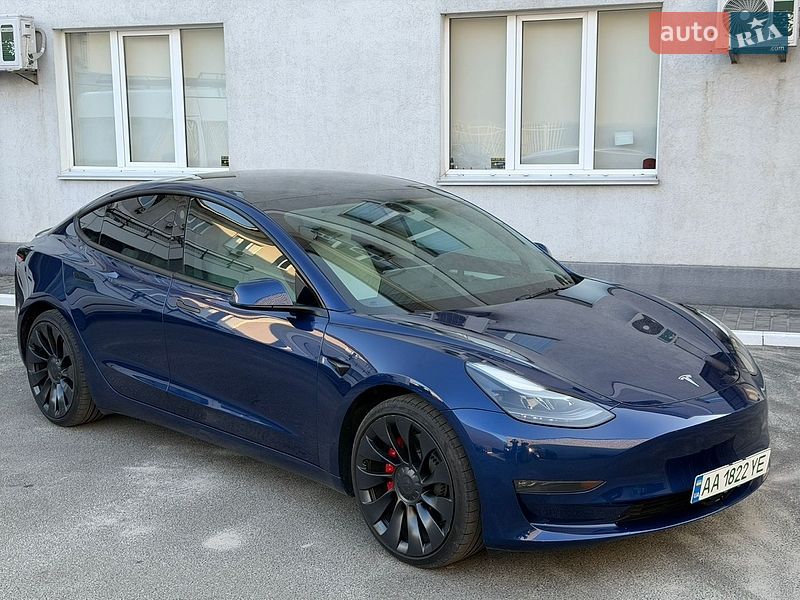 Седан Tesla Model 3 2023 в Киеве