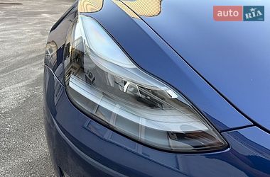 Седан Tesla Model 3 2023 в Киеве