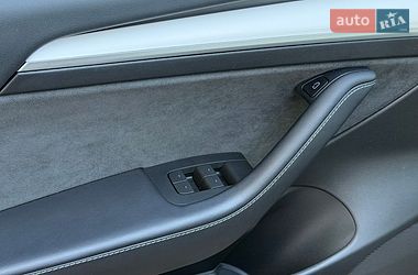 Седан Tesla Model 3 2023 в Киеве