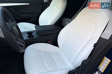 Седан Tesla Model 3 2023 в Киеве