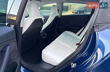 Седан Tesla Model 3 2023 в Киеве