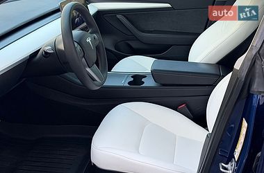 Седан Tesla Model 3 2023 в Киеве