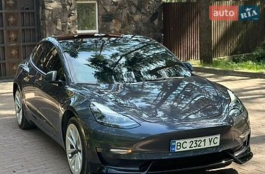 Седан Tesla Model 3 2021 в Львові