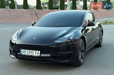 Седан Tesla Model 3 2023 в Виннице