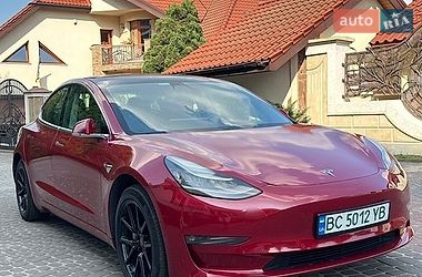 Седан Tesla Model 3 2019 в Львові