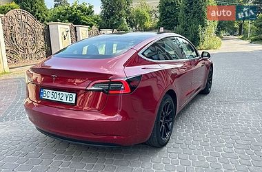 Седан Tesla Model 3 2019 в Львові