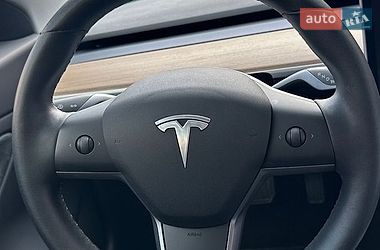 Седан Tesla Model 3 2019 в Львові